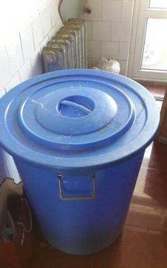 哈尔滨道外区先锋路搬家转让 实用二手日用品与大桶优惠处理